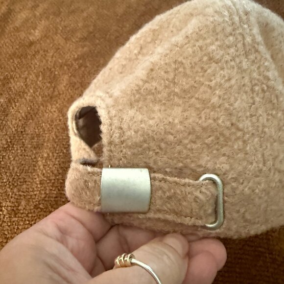 EUC Vintage GAP Taupe Knit Adjustable Baseball Hat - Picture 4 of 5